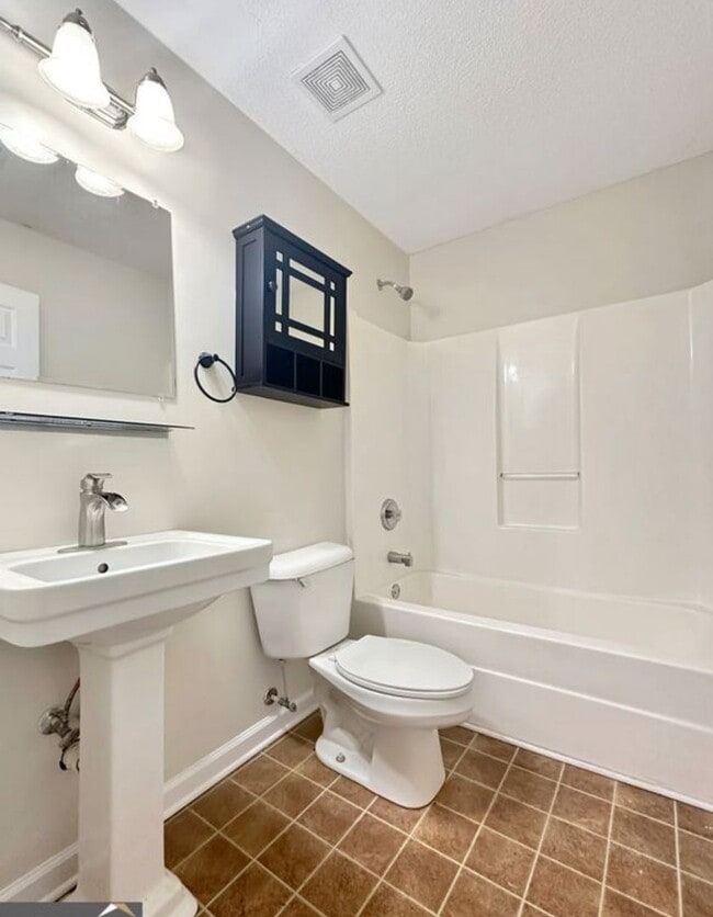 Building Photo - 80 Corn Crib Dr