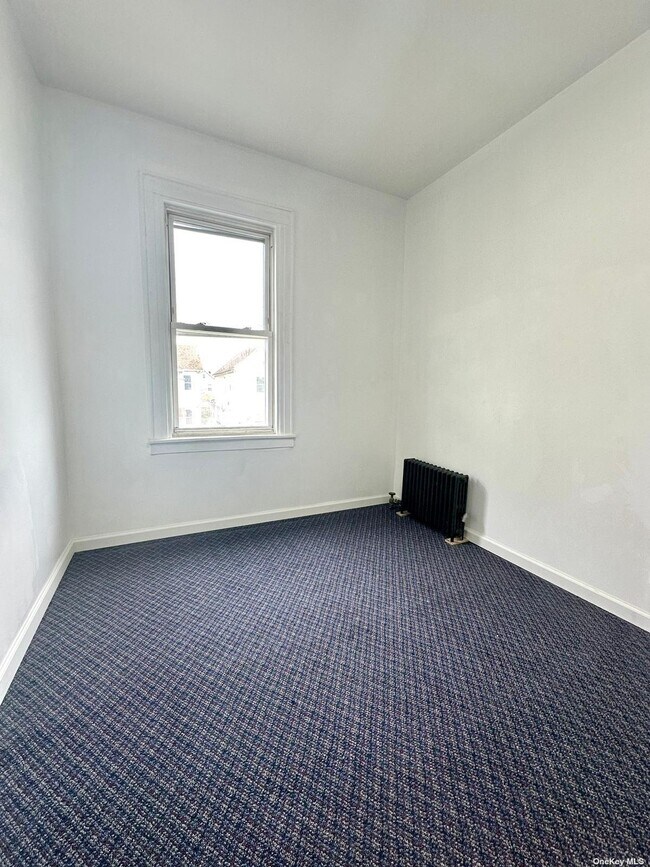 Foto del edificio - 93-37 202nd St