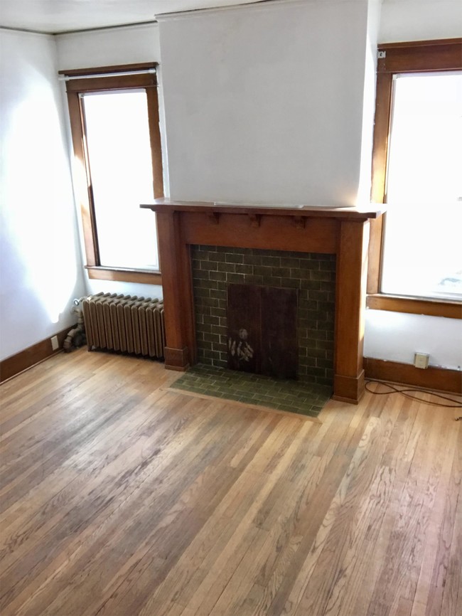 Foto del edificio - 618 W Cedar St