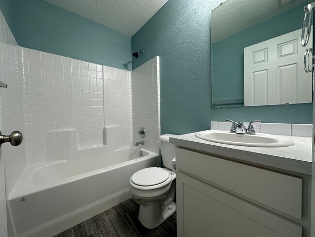 Foto del edificio - 3bed, 2bath, 1,125sq.ft. home in Virginia Park - North Caldwell near D&B