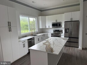 Building Photo - 7208 Wolf Run Shoals Rd