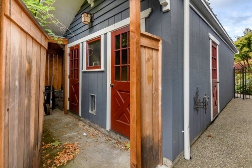 Building Photo - Montlake House - 4 bedrooms + den