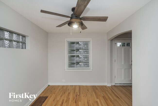 Foto del edificio - 2709 W 99th St