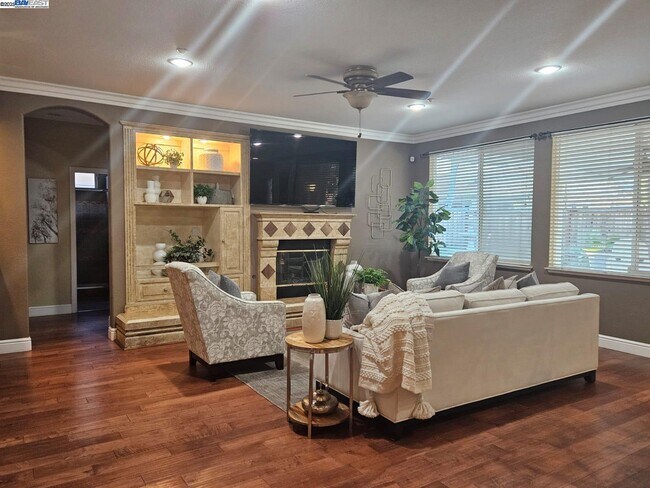 Foto del edificio - 1428 Legend Ln