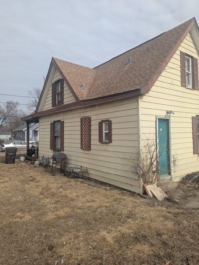 Building Photo - 2020 W Proctor St