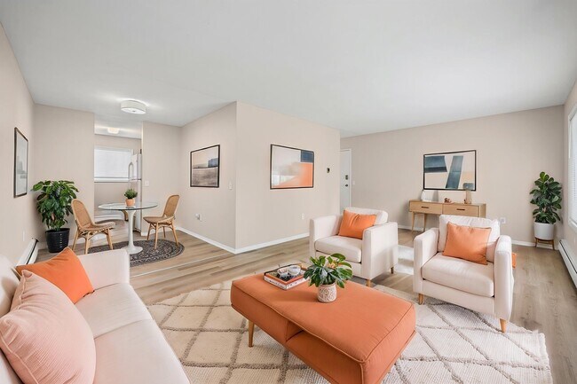 Foto del edificio - 725 Cedarwood Terrace