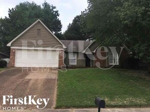 Building Photo - 6715 Valley Bend Dr