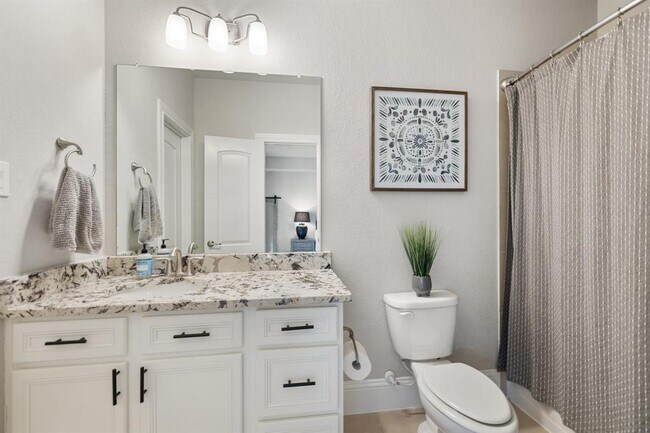 Building Photo - 8421 Oak Leaf Point Dr