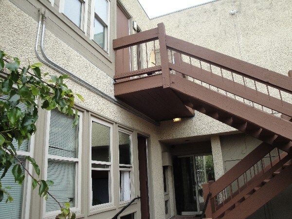 Foto del edificio - 5029 West Point Loma Blvd.