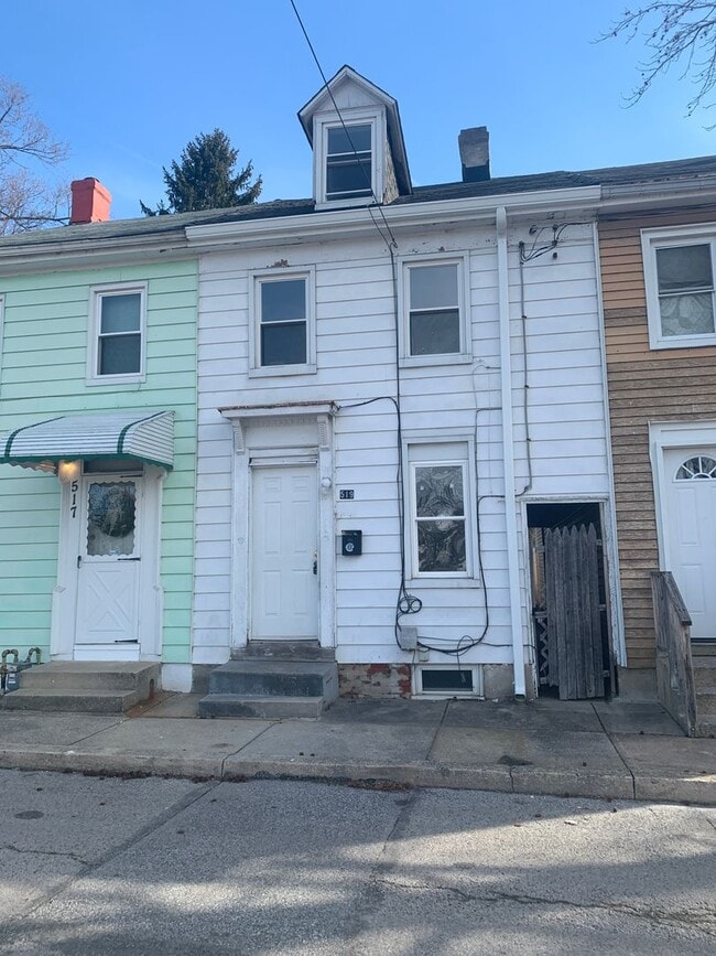 Building Photo - 519 McKenzie St
