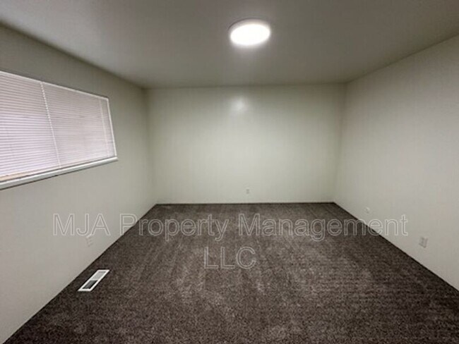 Photo - 1741 Holladay Blvd E Apartment