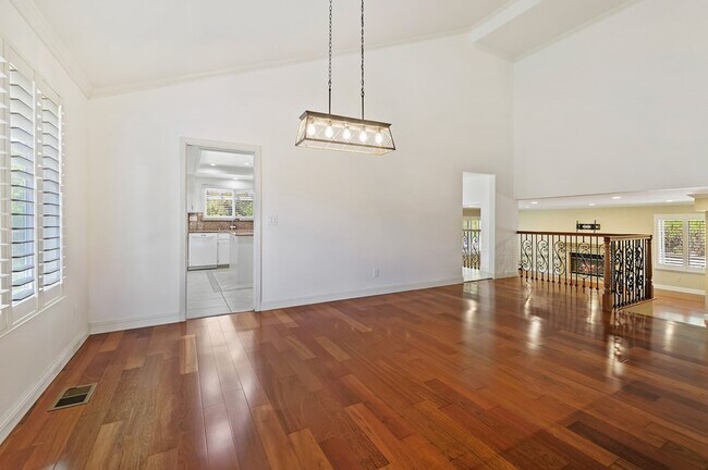 Building Photo - Gorgeous Bettencourt Ranch Home