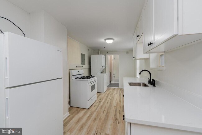 Foto del edificio - 1722 Eastern Ave