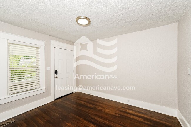 Foto del edificio - 1746 Center St S