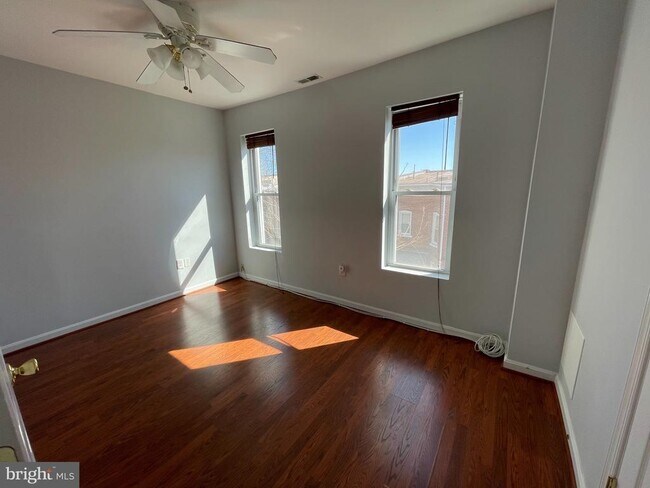 Foto del edificio - 514 Columbia Rd NW