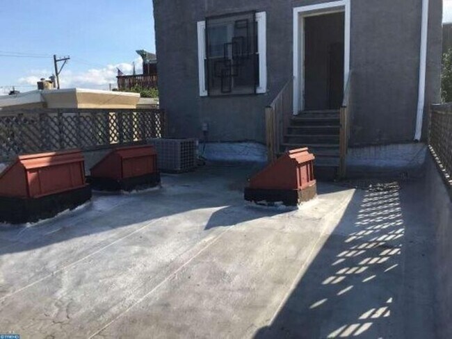 Foto del edificio - 2220 E Fletcher St