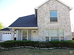 Building Photo - 502 Carol Lynn Dr