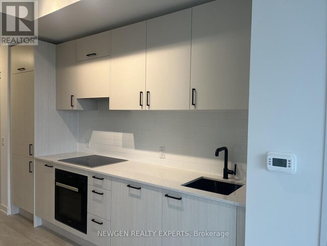 Building Photo - 5 Quarrington Ln