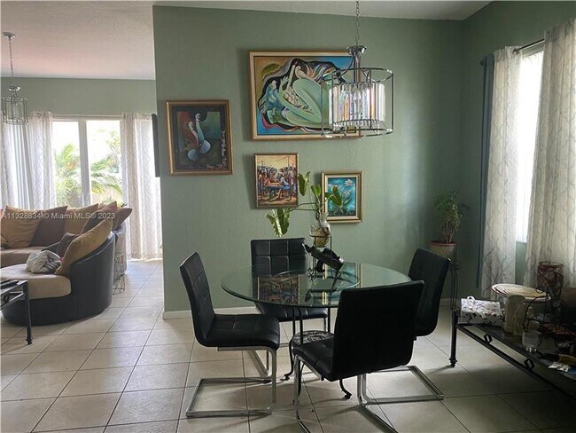 Foto del edificio - 4322 SW 124th Way