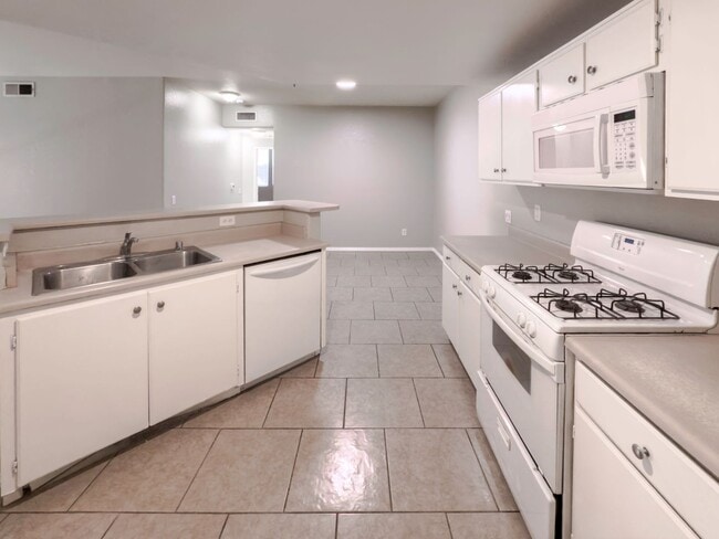 Building Photo - Condo in South Temecula