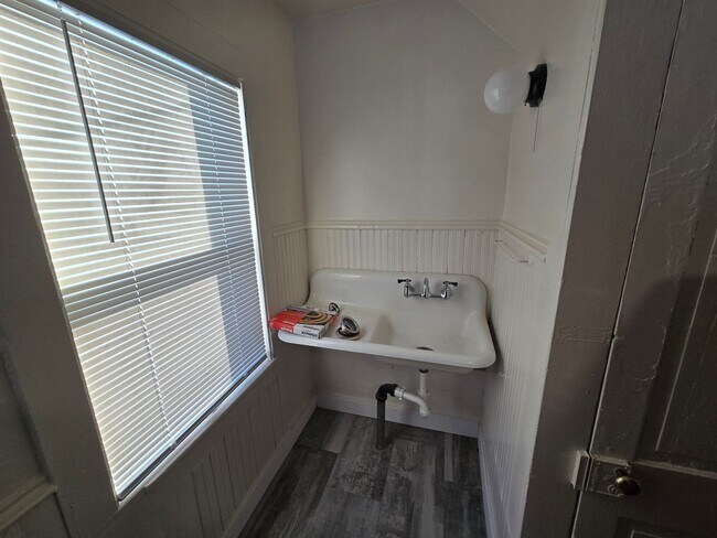 Foto del edificio - 109 Milwaukee Ave W