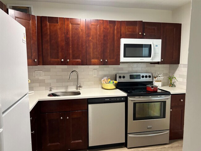 Foto del edificio - 1061 NW 45th St