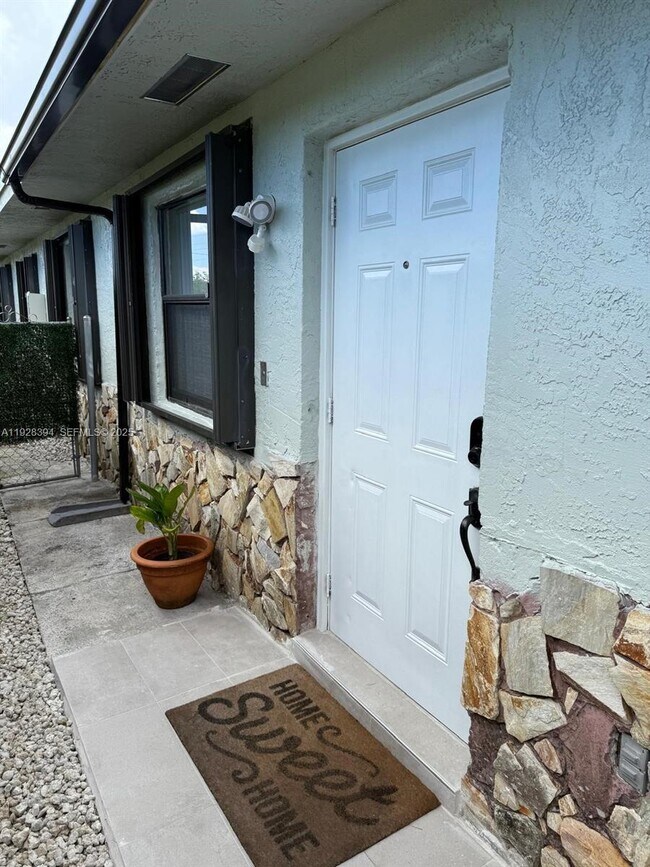 Foto del edificio - 208 NW 7th St