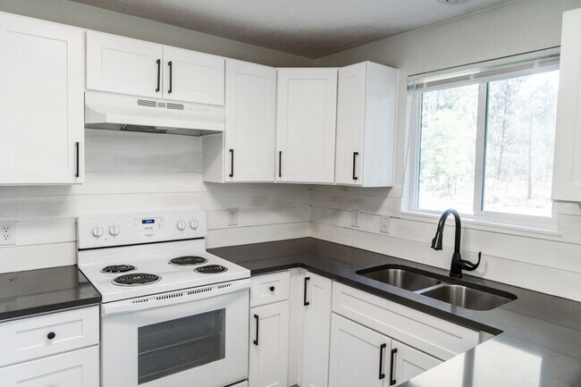 Foto del edificio - 3917 S Johnson St