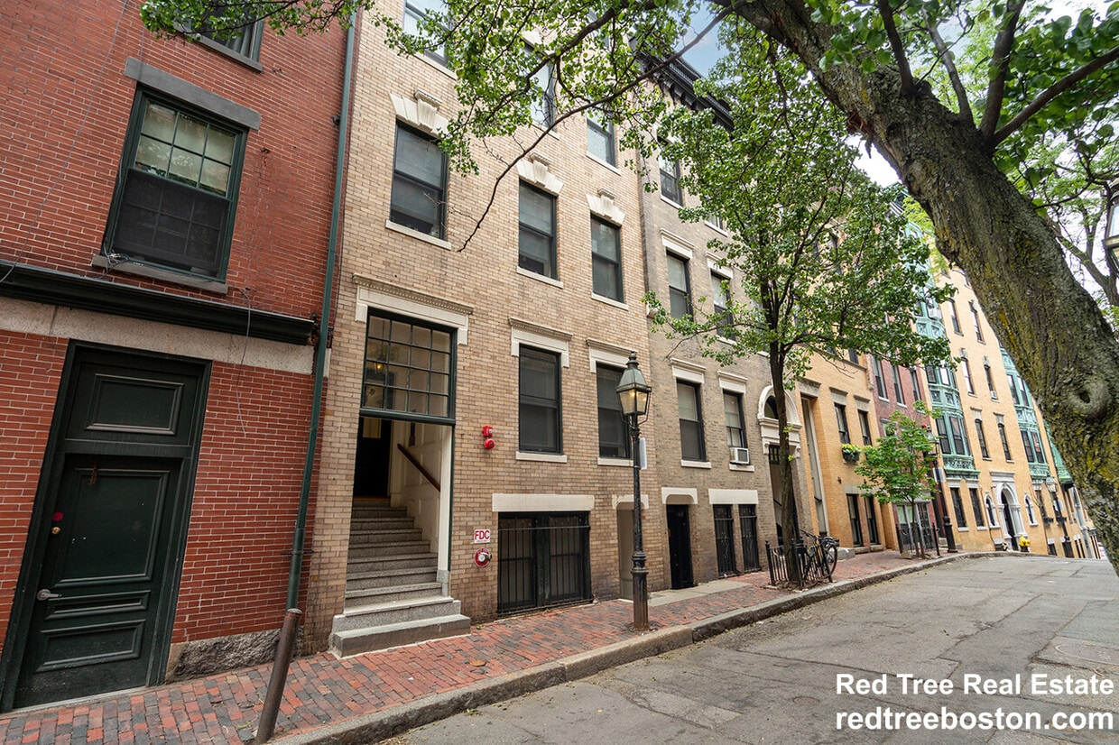 Building Photo - 100 Myrtle St