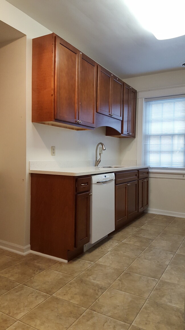 Kitchen - 7390 Norwood Ave