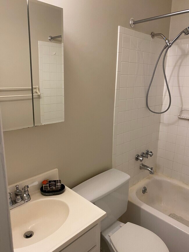 Bathroom - 34 Navajo Ct