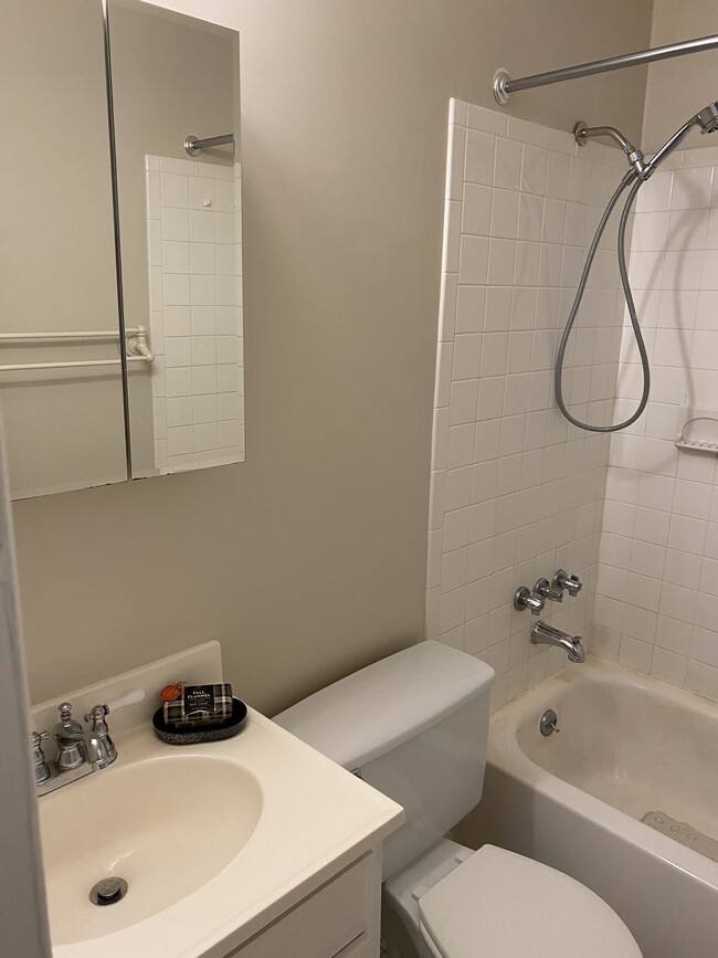 Bathroom - 34 Navajo Ct