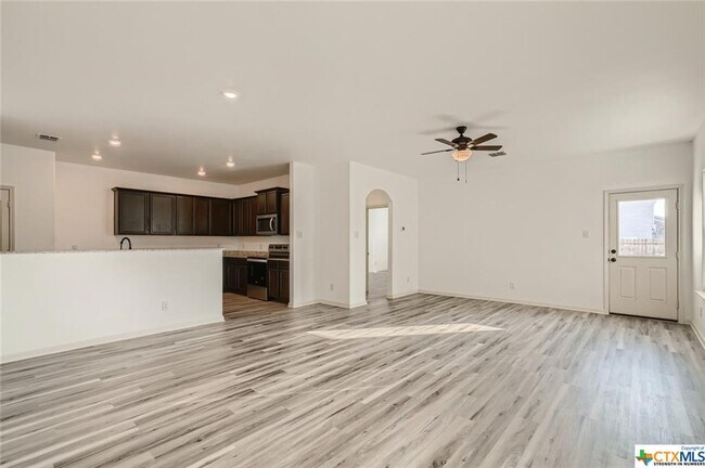 Building Photo - 754 Veloway Trail