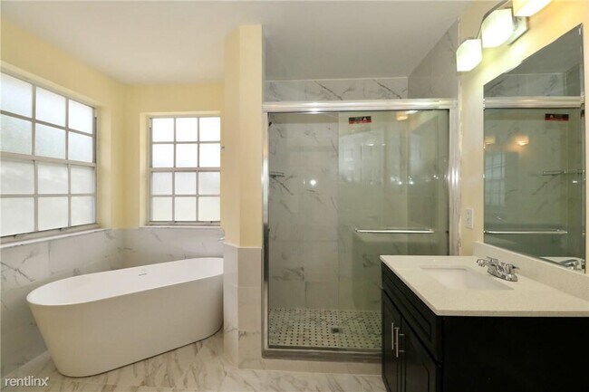 Building Photo - 4 br, 2.5 bath House - 2572 NW 79th Ave