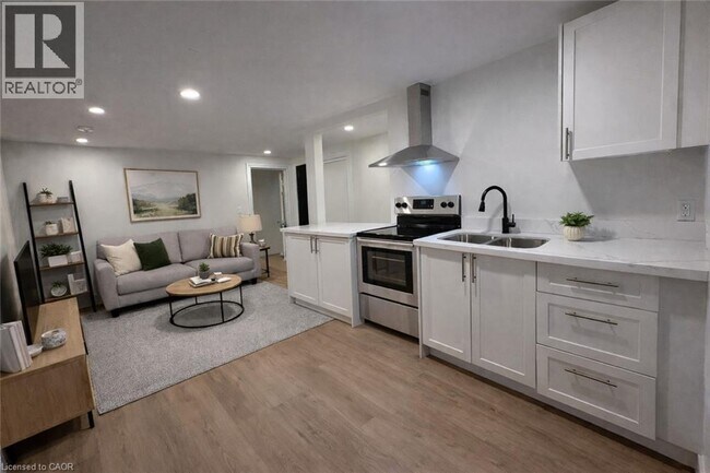 Photo du bâtiment - 803 King St