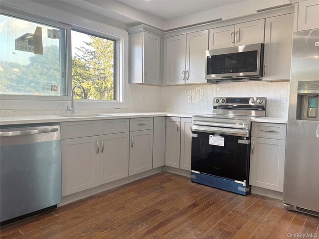 Building Photo - 15 Baylis Ct