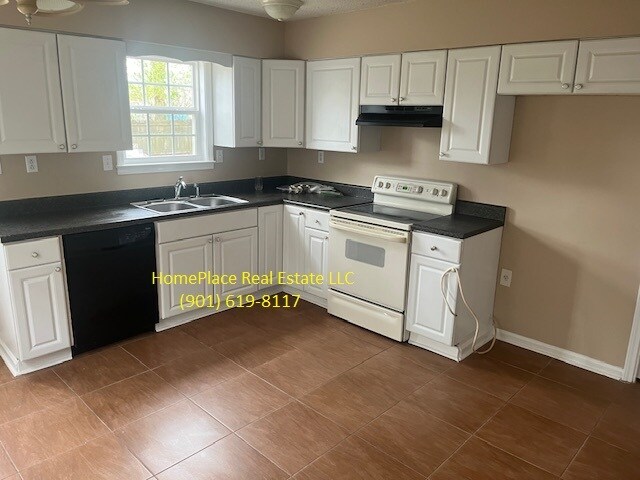 Building Photo - 4006 Oak Rd