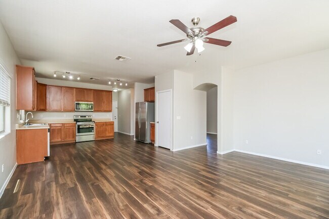Building Photo - 41291 N Cambria Dr