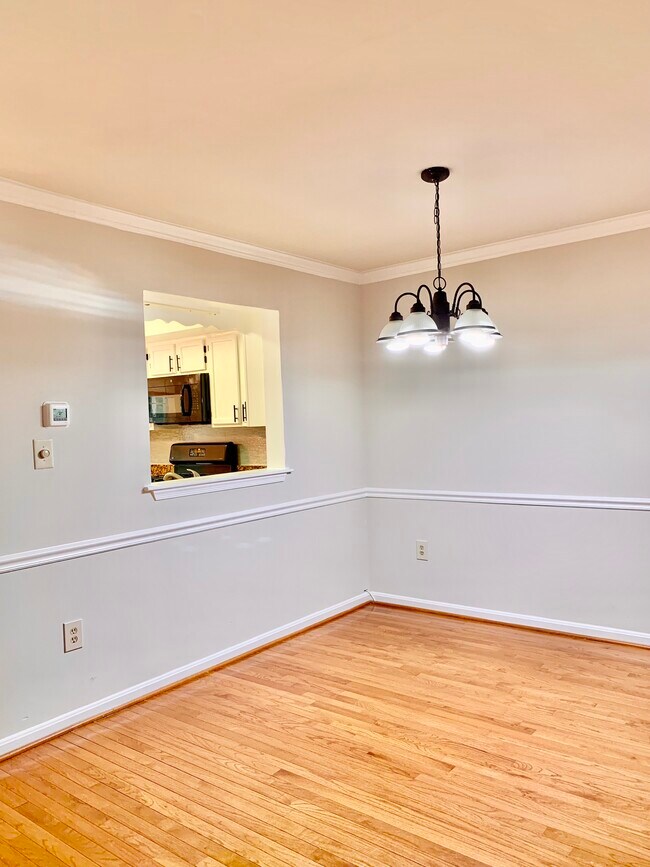 Foto del edificio - 4223 Devonwood Way