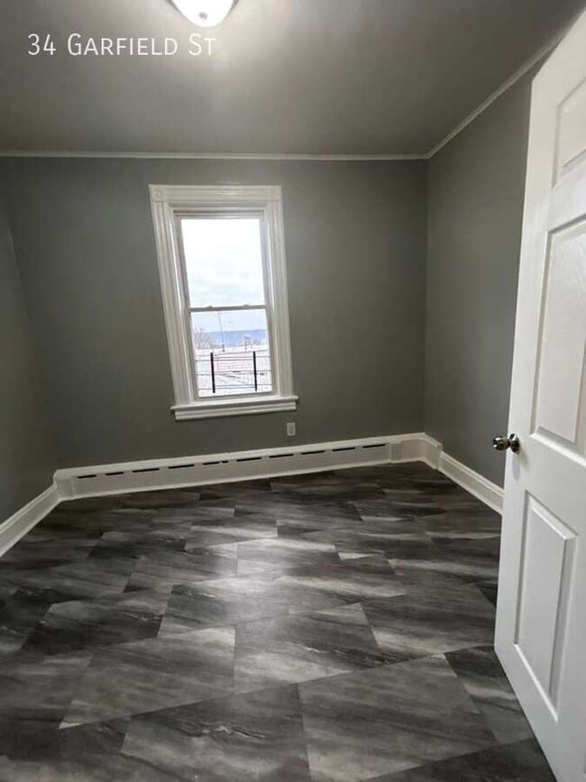 Building Photo - 34 Garfield St