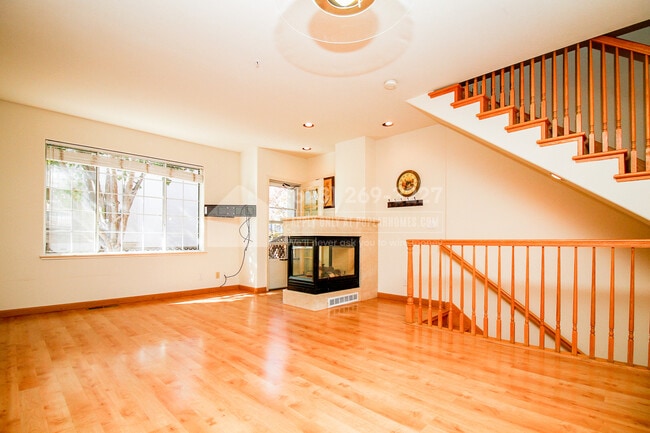 Building Photo - 971 Wisteria Terrace