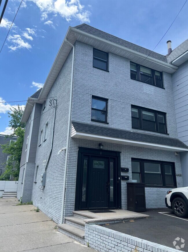 Building Photo - 1 Reservoir Ave