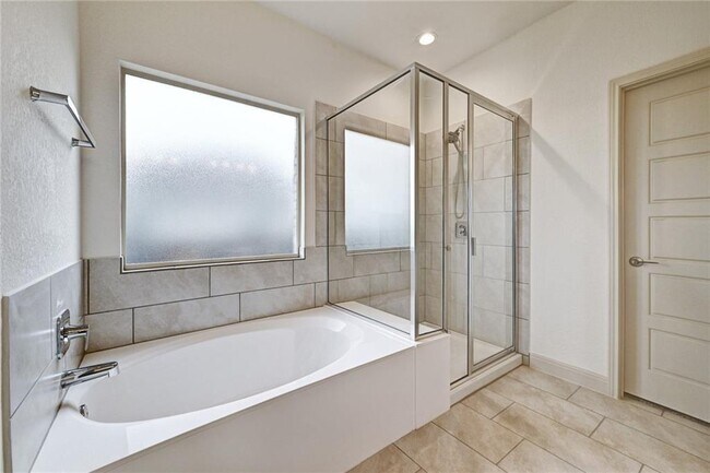 Building Photo - 16500 Aventura Ave
