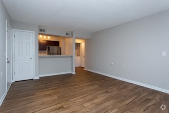 1BR, 1BA - 689 - Hampton Center Apartments