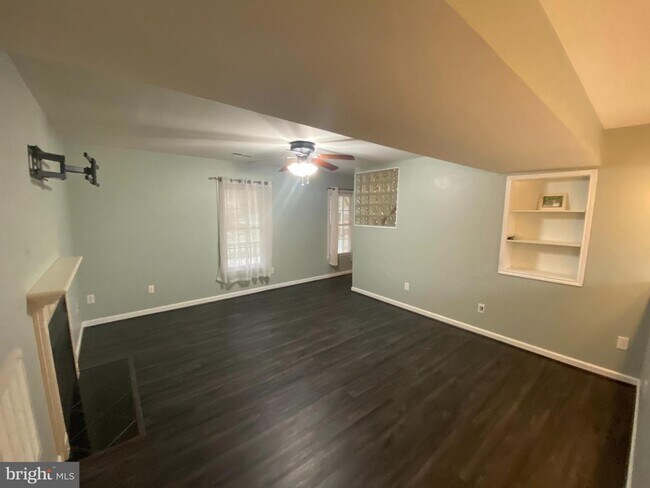 Foto del edificio - 7436 Buchanan Dr