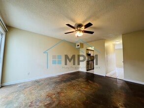 Building Photo - 117 Jennifer Ln