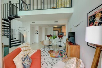 Building Photo - 300 S Biscayne Blvd