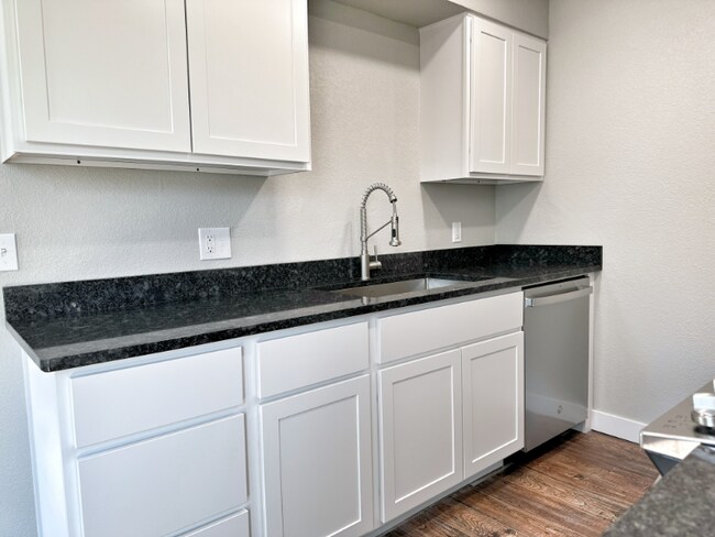 Foto del edificio - 602 SW C St