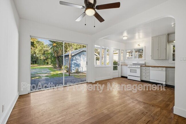 Foto del edificio - 507 Flower St