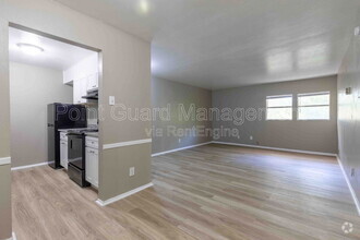 Building Photo - 4594 W Kiest Blvd